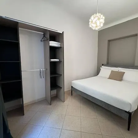 Theone Sun 'n Sea Apartment